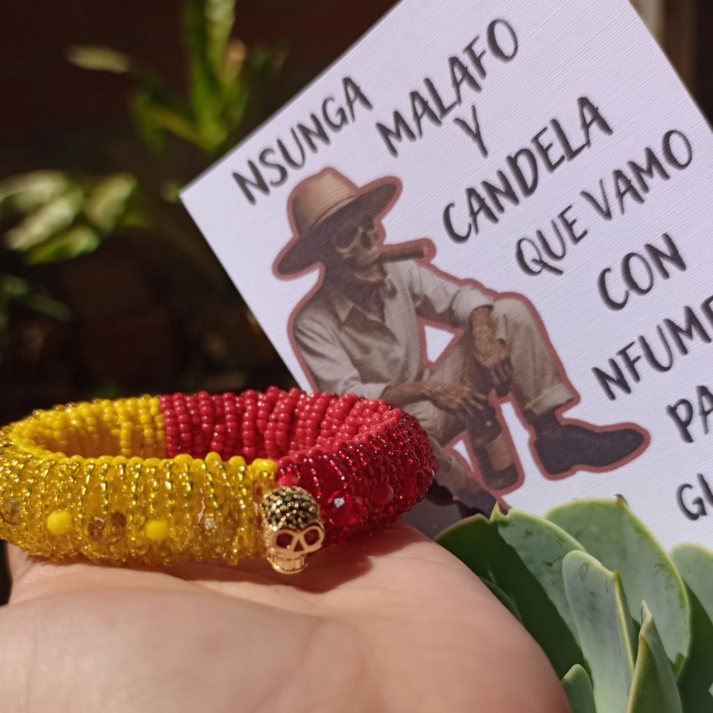 Una creación de Em1698, emprendedor de SmallBisons Venezuela, Mazo Elástico de colores representativos de palo Mayombe ❤️💛☠️💥