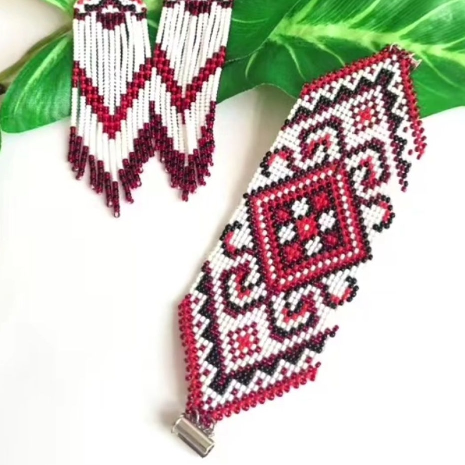Pulsera en telar