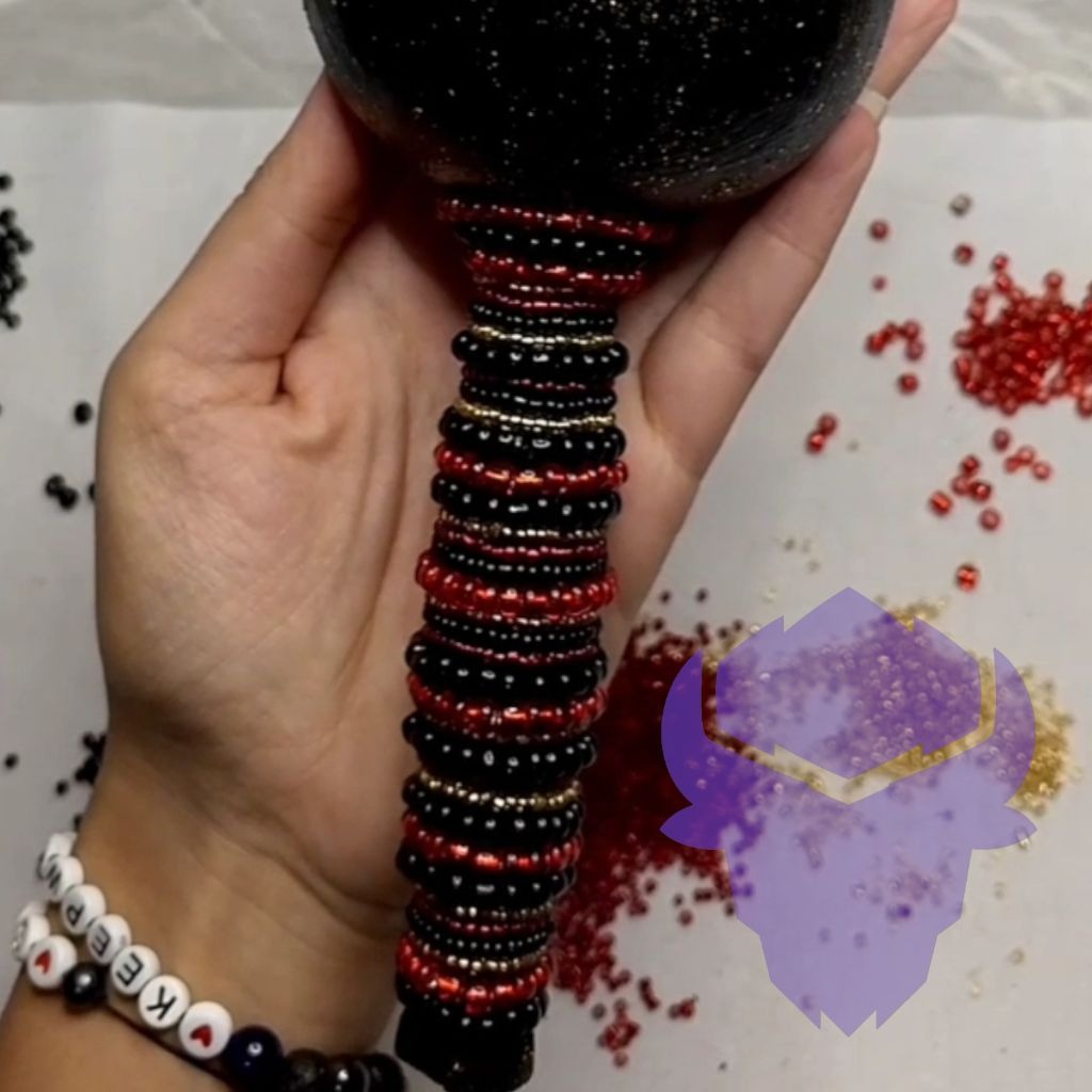 Maraca decorada de eleggua