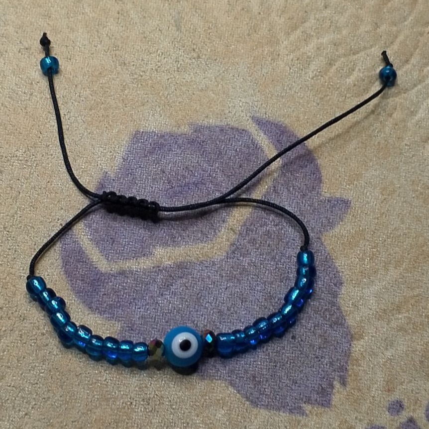 Pulsera en hilo chino con ojo turco 😍😍😍