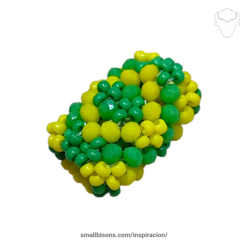 Accesorio Azler de 2 niveles en Orula creado con cristales checos y cuentas (mostacillas)