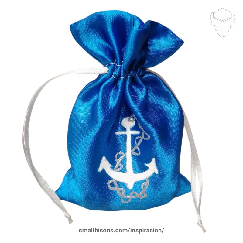 Bolsa de caracoles en representación a Yemayá con un ancla pintado